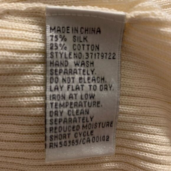 Nygard Collection silk blend top size M - Picture 4 of 4